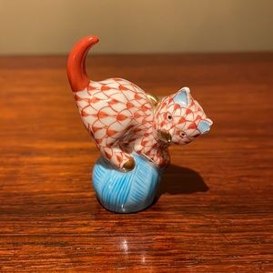 Herend Mini Mischievous Cat on Ball of Yarn